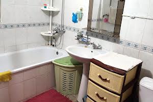 квартира за адресою Космонавтів просп., 42