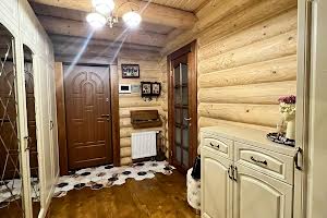 будинок за адресою Шкільна вул., 1