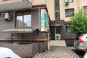 комерційна за адресою Західна вул., 12