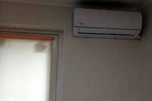 комерційна за адресою Яворницького вул., 40