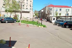 комерційна за адресою Середньофонтанська вул., 19г