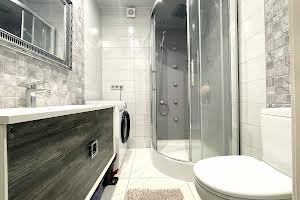 квартира за адресою Драгоманова вул., 8