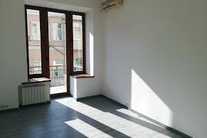комерційна за адресою Паторжинського вул., 4