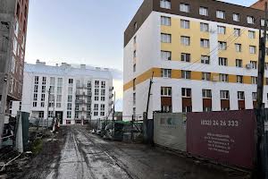 квартира по адресу Героїв Крут ул.