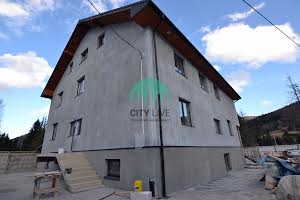 комерційна за адресою Зарічна, 38