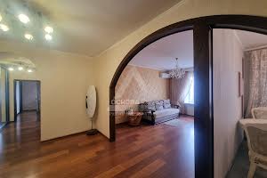 квартира за адресою Українська вул., 6А
