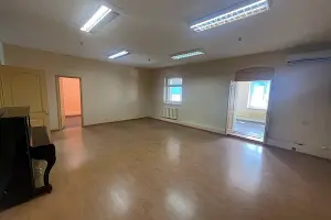 комерційна за адресою Володимира Мономаха вул. (Московська), 9