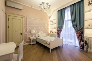 дом по адресу центральна