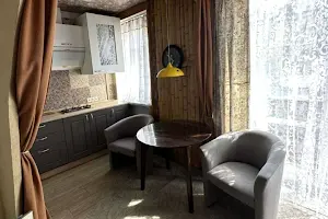 квартира за адресою Соборна вул. (50 років Жовтня), 36