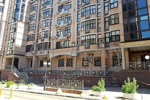 комерційна за адресою Паторжинського вул., 14