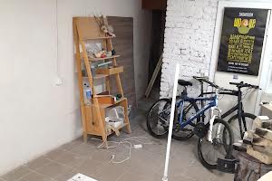 комерційна за адресою Нагірна вул., 7