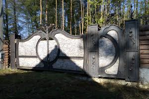 дом по адресу вулиця Миру