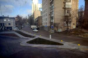 комерційна за адресою Звіринецька вул., 72