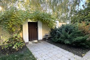 комерційна за адресою Зоряна вул., 8