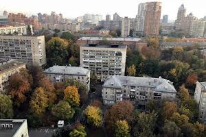 комерційна за адресою Кловський узвіз, 7