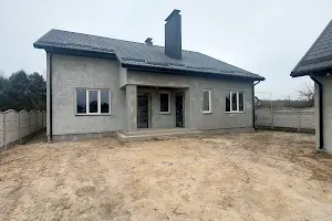 будинок за адресою Лілія 9