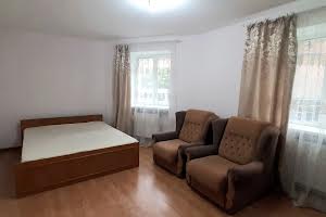 квартира за адресою Тролейбусна вул., 5