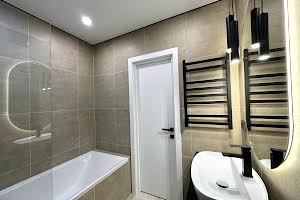 квартира за адресою Степана Бандери вул., 77