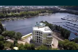 комерційна за адресою Набережно-Печерська дорога , 2