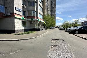 комерційна за адресою Ревуцького вул., 35а