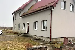 комерційна за адресою Центральна, 81