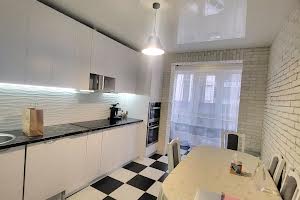 квартира по адресу Героев Майдана ул., 19