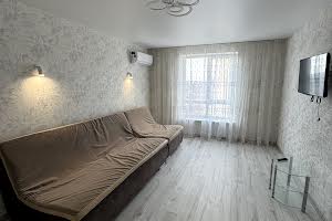 квартира за адресою Домбровського вул., 1