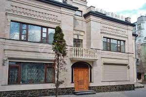 коммерческая по адресу Евгения Чикаленко ул. (Пушкінська), 32В