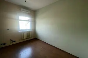 комерційна за адресою Володимира Мономаха вул. (Московська), 9