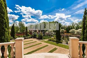 будинок за адресою с. Лісники, Родини Рубанів вул.