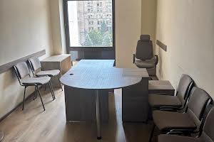 коммерческая по адресу майдан Незалежності пл., 2