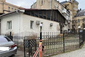 комерційна за адресою Саксаганського вул., 38А