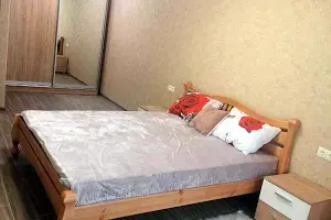 квартира за адресою Домбровського вул., 3б, к.4-7