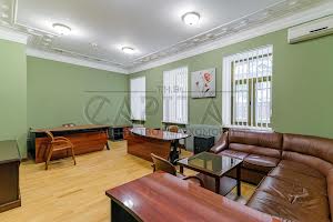 комерційна за адресою Липська вул., 10