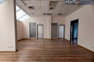 комерційна за адресою Хорива вул., 55Б