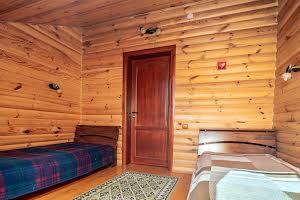 комерційна за адресою Устияновича вул., 1
