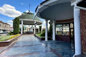 комерційна за адресою Рівне, Соборна вул., 65а