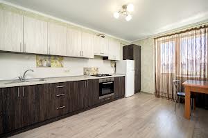квартира за адресою Курсанта Єськова вул., 26