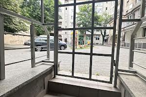комерційна за адресою Залізнична, 49