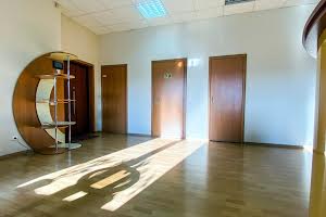комерційна за адресою Дніпро, Королеви Єлизавети ІІ вул. (Глинки), 1
