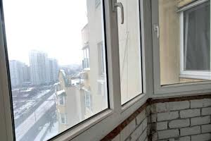 комерційна за адресою Тростянецька вул., 49