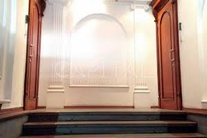 коммерческая по адресу Леси Украинки бульв., 6