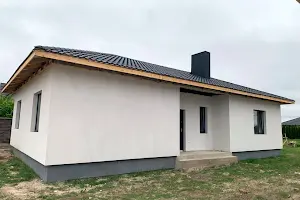 будинок за адресою Набережна 5, 8