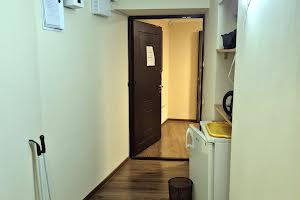 комерційна за адресою Кінна вул., 19