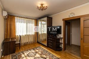 квартира за адресою Василя Симоненка вул., 33