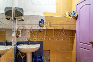 комерційна за адресою Вінстона Черчилля вул. (Червоноткацька), 1