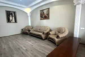 квартира за адресою Літературна вул., 12