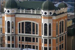 комерційна за адресою Київ, Різницька вул., 8