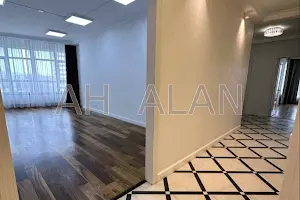 комерційна за адресою Кловський узвіз, 7a