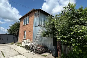 комерційна за адресою центральна, 43
